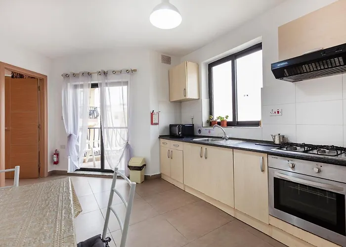 Corner View Apartment *